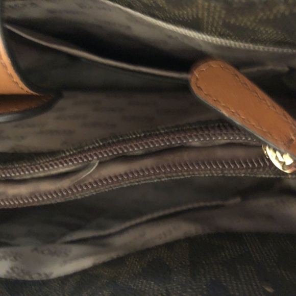 Micheal Kors Hamilton Signature Brown Handbag - Picture 5 of 10